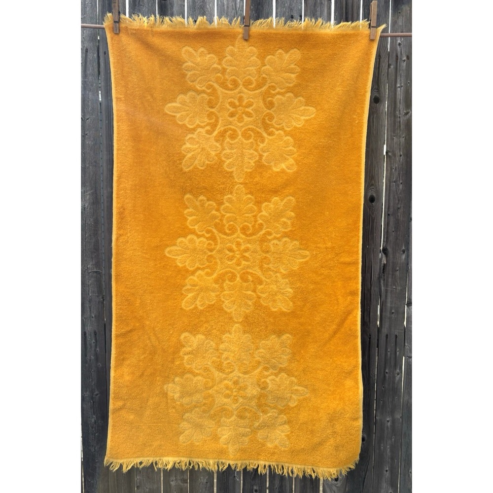 Vintage cotton terrycloth Cannon Royal Family  bath towel yellow gold sculpted